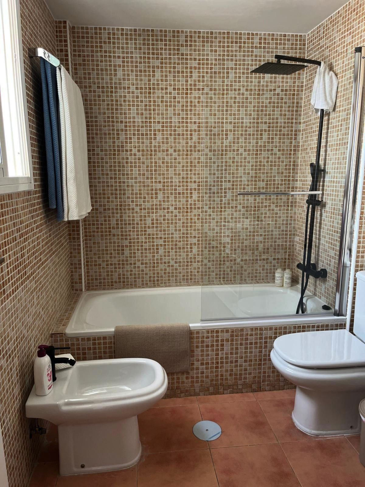 e52727fdd6082d04a64f127f9bb537be - 33