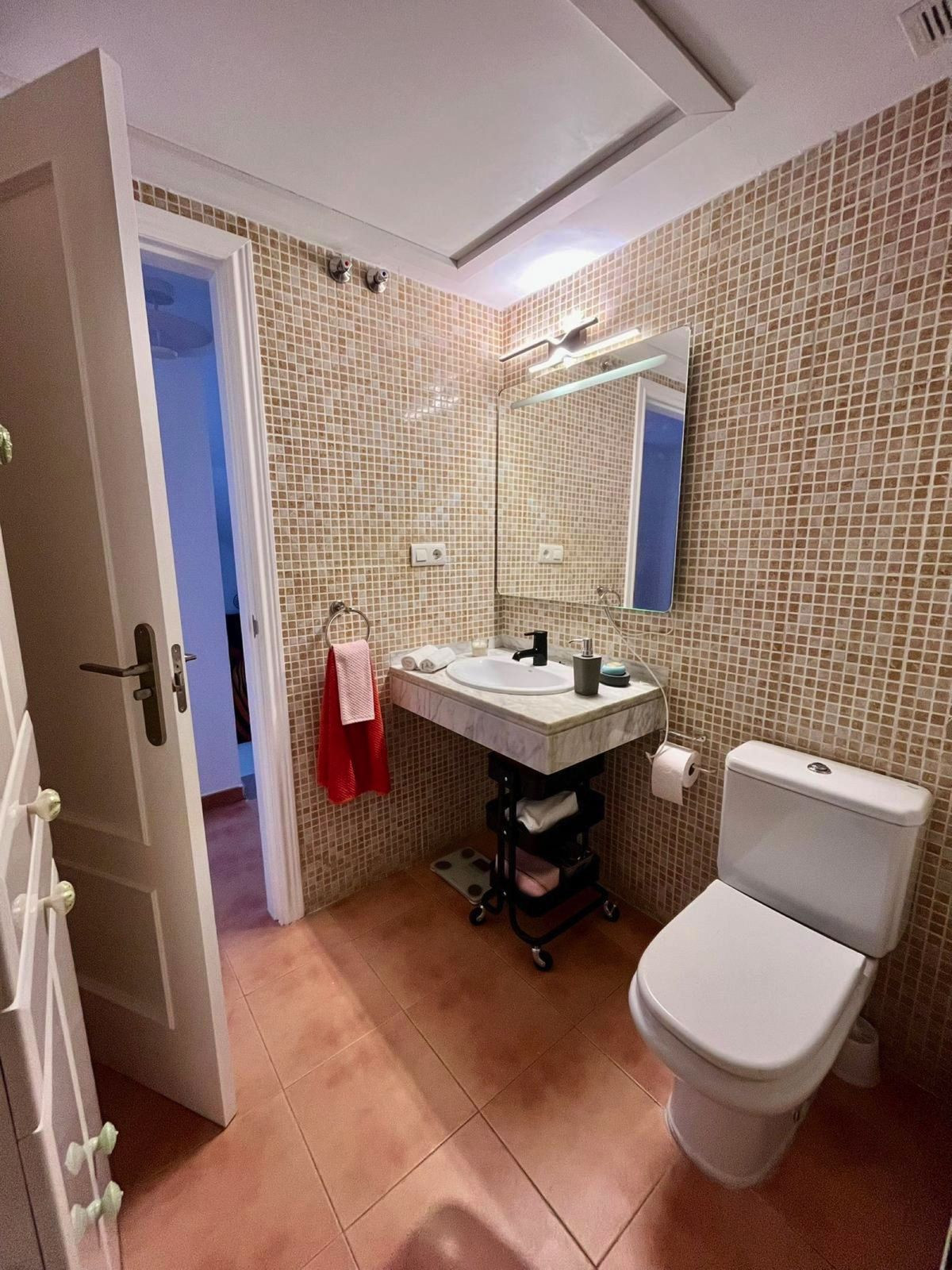 e52727fdd6082d04a64f127f9bb537be - 40