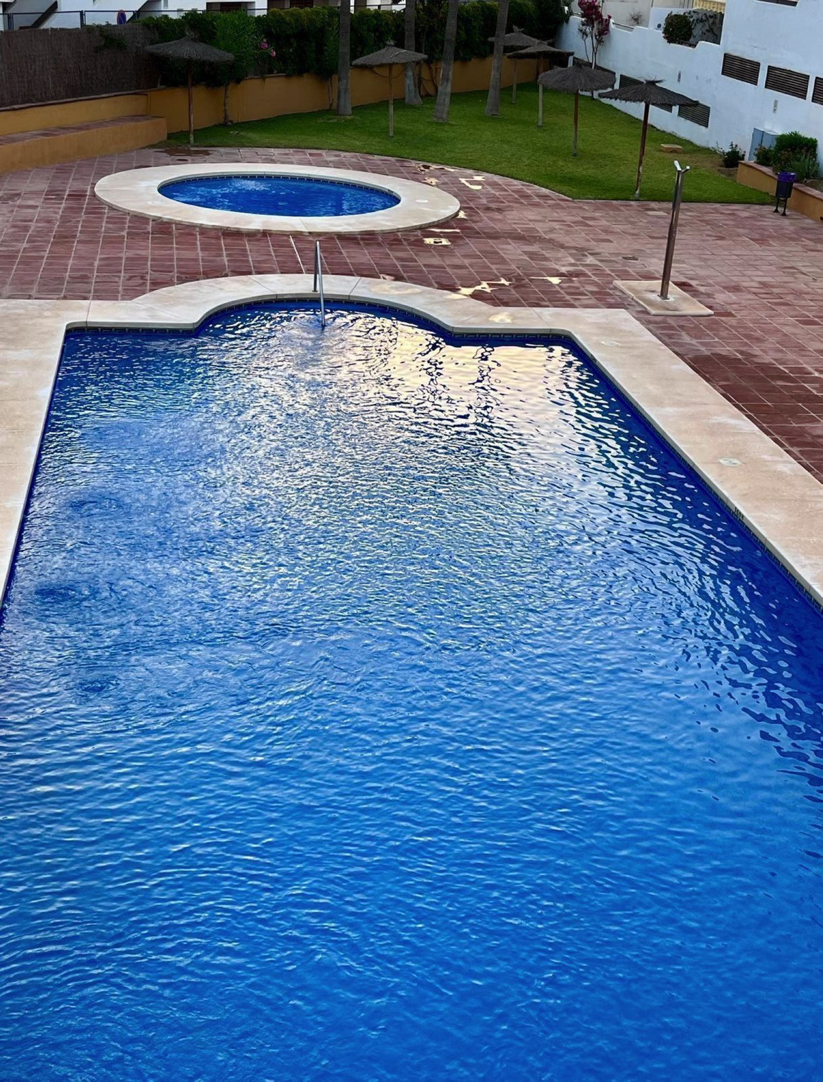 e52727fdd6082d04a64f127f9bb537be - 54