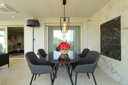 e6ceb05303c3a3873c1f4d3d8cf55a3f - 19