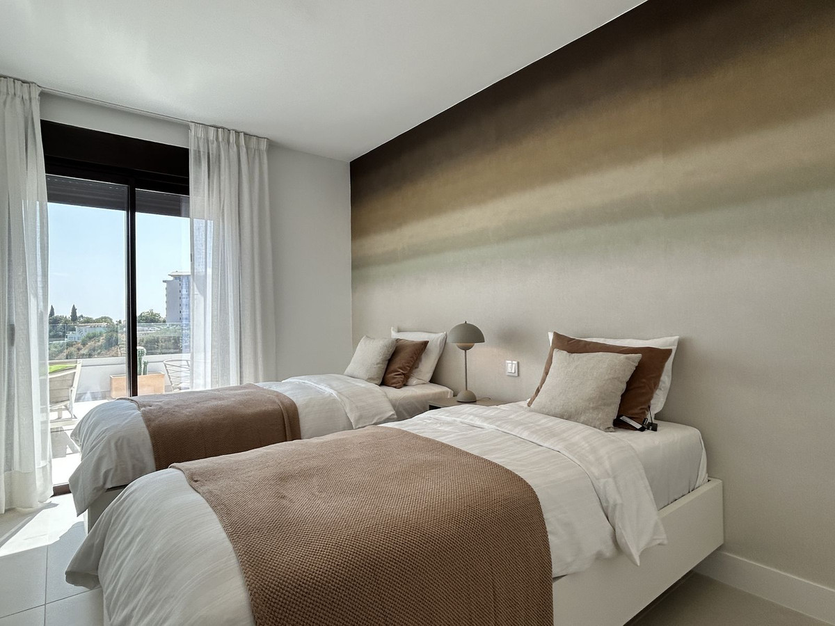 e6e48f582fe7020a60f56433ee5a5c76 - 33