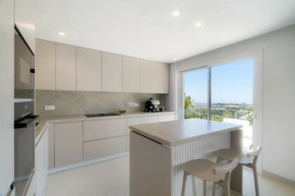 e79b4c652b6e941e41bd6be91a16f56f - 10