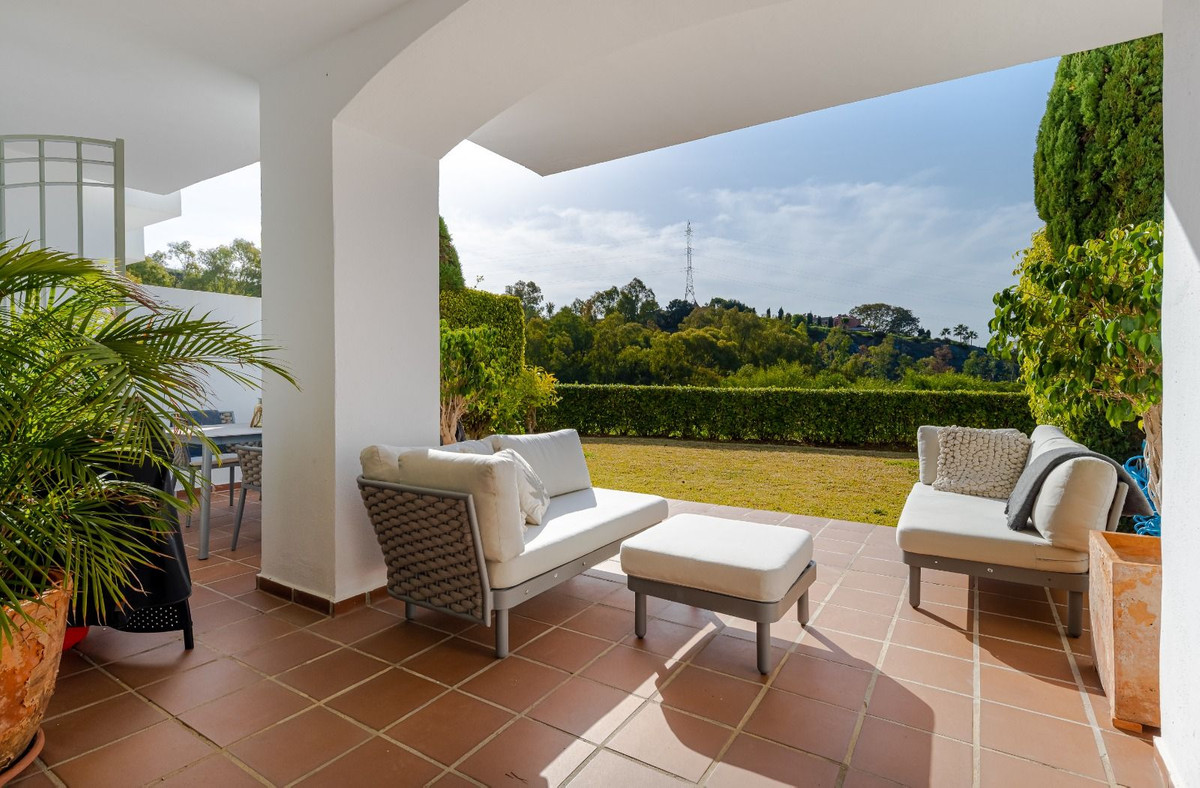 e7b3ea332461863108861386b7c5c056 - 1