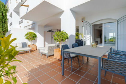 e7b3ea332461863108861386b7c5c056 - 2