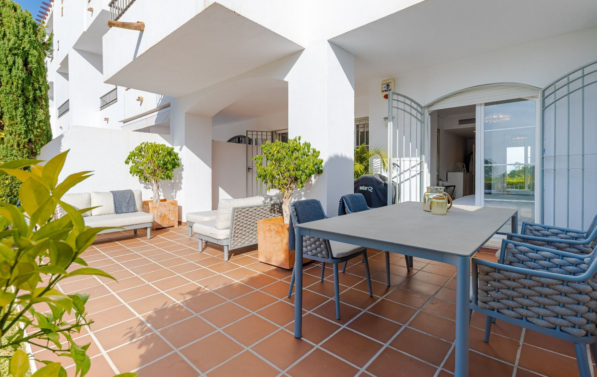 e7b3ea332461863108861386b7c5c056 - 2