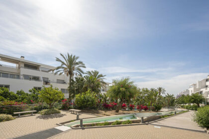 e7ffb4f4929f51a572144cd930d0d809 - 50