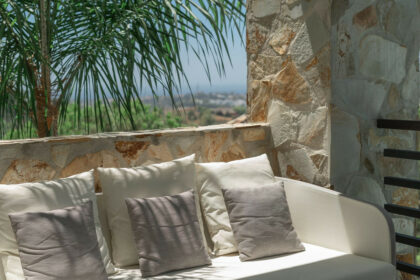 e82f9f7d1143d55b312b14f6207aa118 - 27