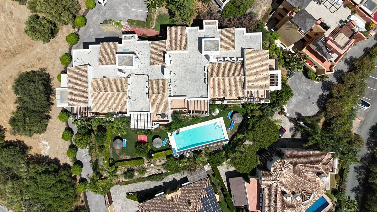 e82f9f7d1143d55b312b14f6207aa118 - 28