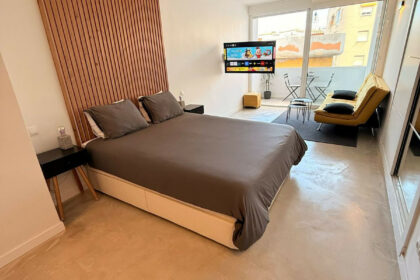 e8a25ed12890ce563ff60678b53174dd - 1