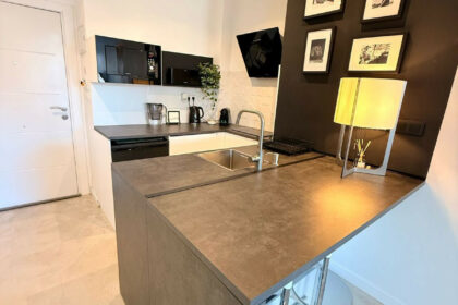 e8a25ed12890ce563ff60678b53174dd - 9