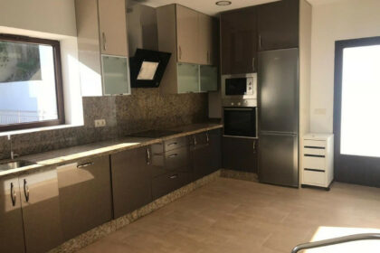 eb0c60043cb94a53e8b894323b12fc66 - 12