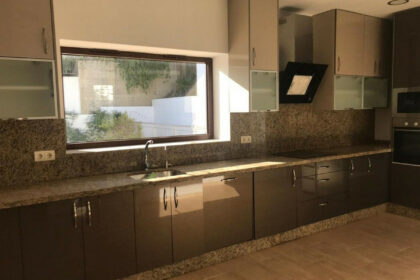 eb0c60043cb94a53e8b894323b12fc66 - 13