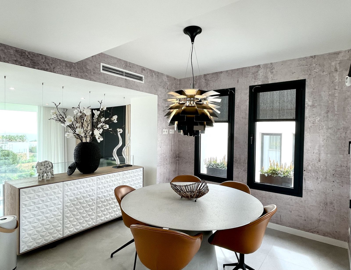 ec16d1d800539593ff679749d69e554f - 13