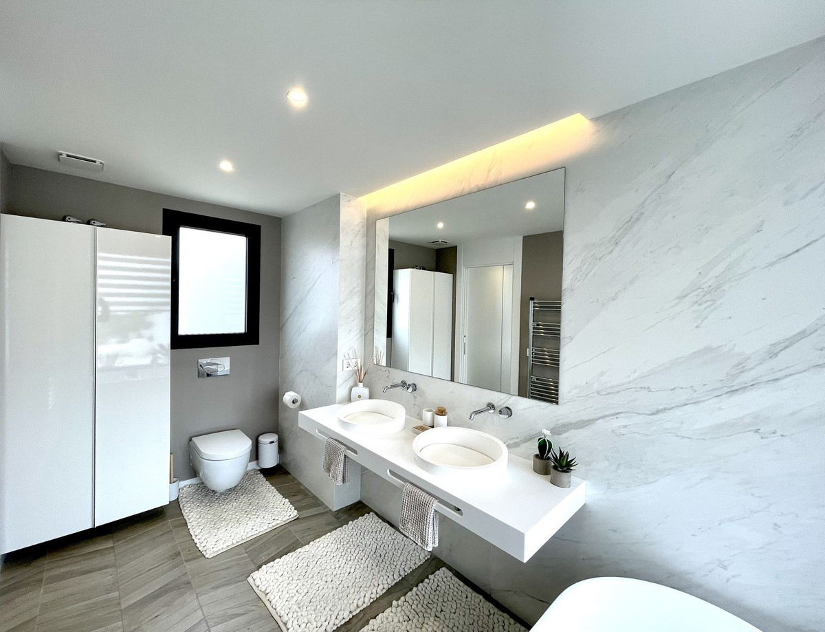 ec16d1d800539593ff679749d69e554f - 23