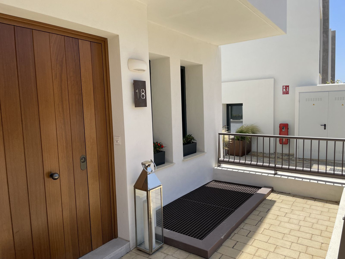 ec16d1d800539593ff679749d69e554f - 3