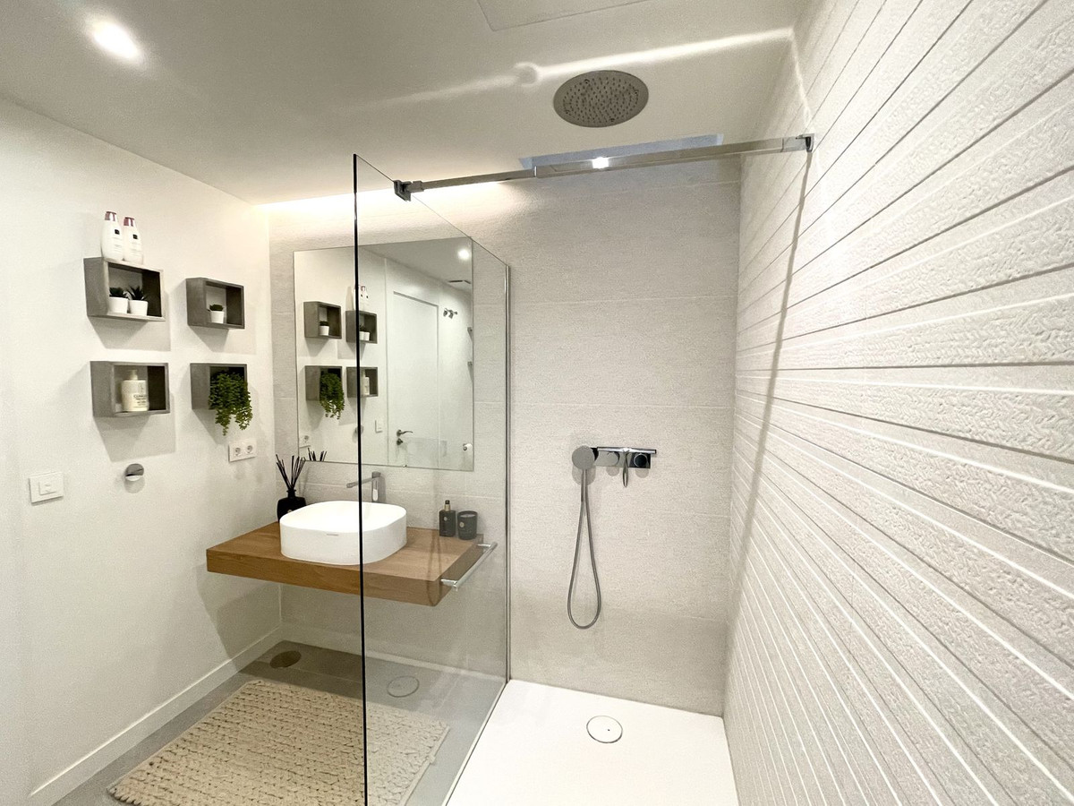 ec16d1d800539593ff679749d69e554f - 33