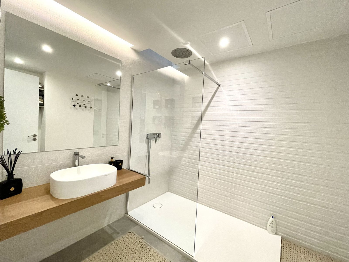 ec16d1d800539593ff679749d69e554f - 35