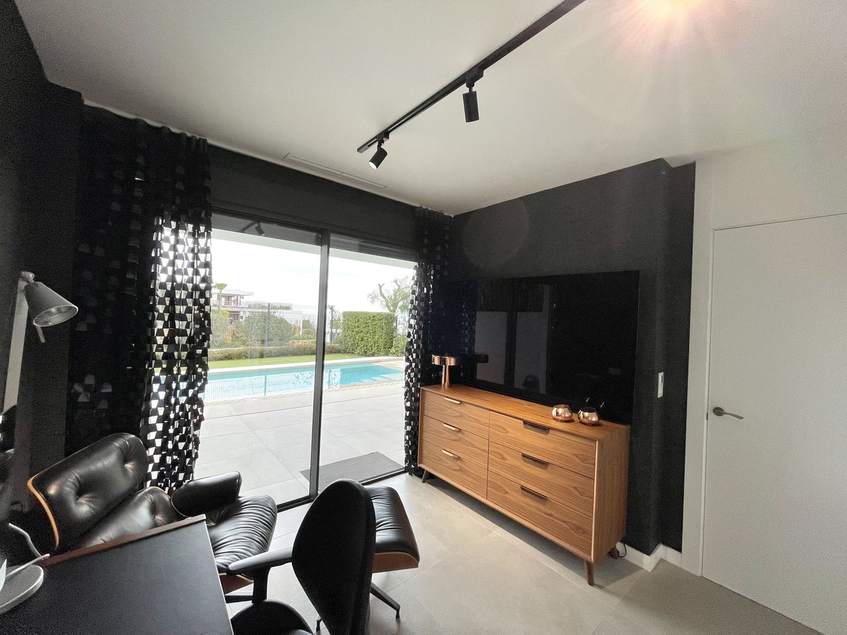 ec16d1d800539593ff679749d69e554f - 37