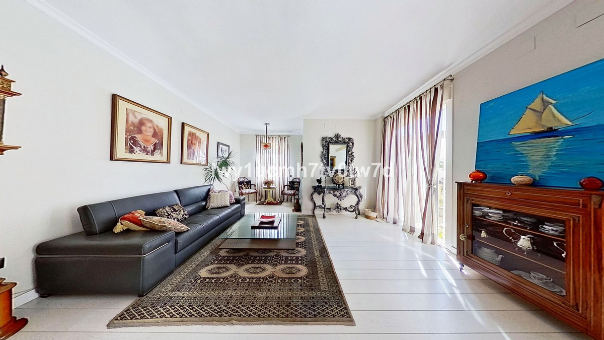 ec180a70f28b83e4192bb05e6574a6d9 - 1