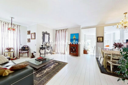 ec180a70f28b83e4192bb05e6574a6d9 - 11