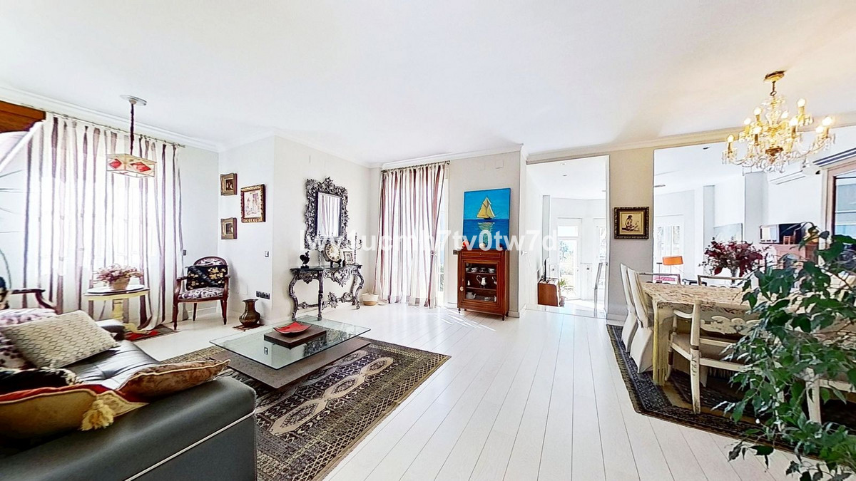 ec180a70f28b83e4192bb05e6574a6d9 - 11