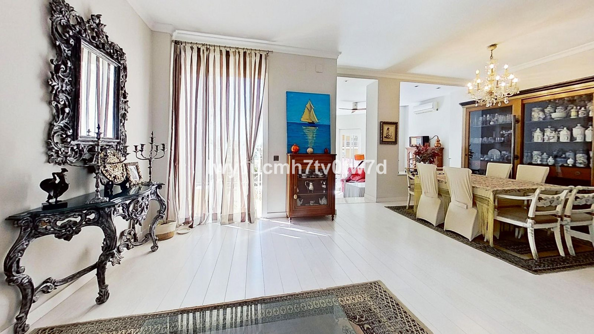 ec180a70f28b83e4192bb05e6574a6d9 - 13