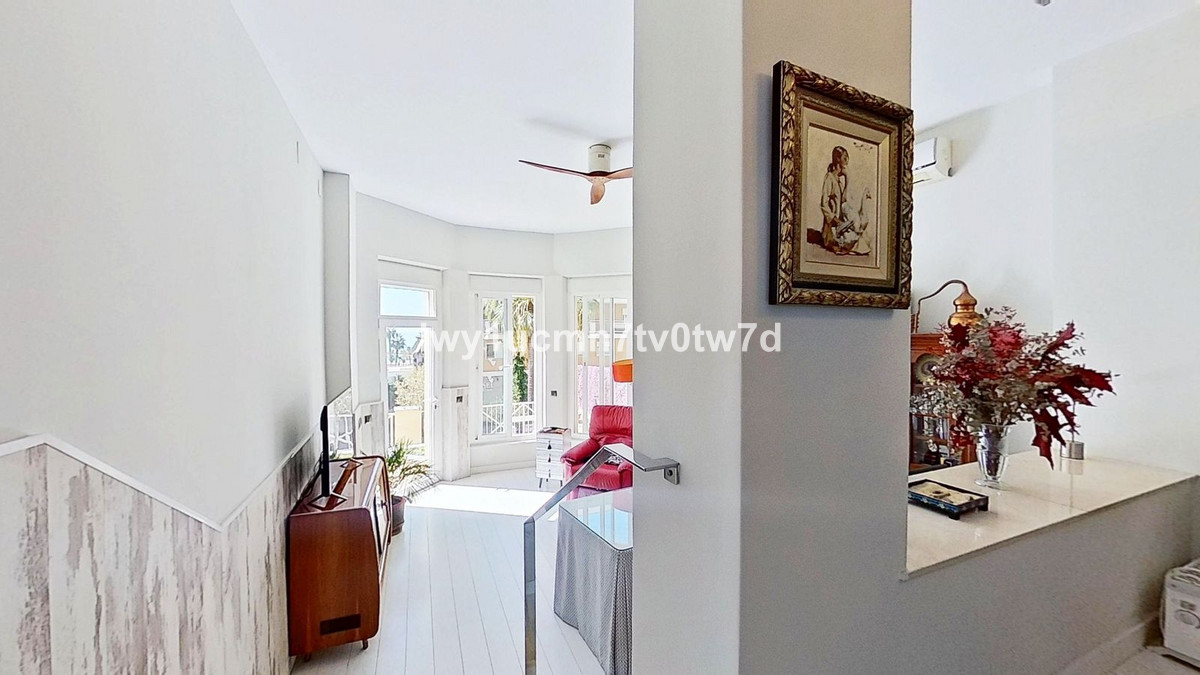 ec180a70f28b83e4192bb05e6574a6d9 - 14