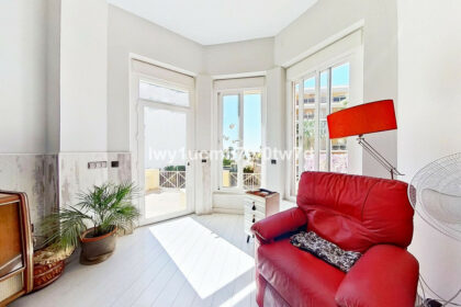 ec180a70f28b83e4192bb05e6574a6d9 - 15