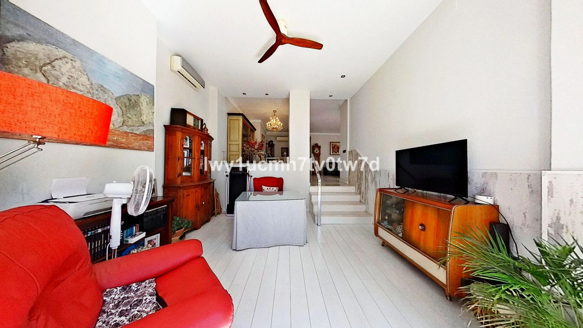 ec180a70f28b83e4192bb05e6574a6d9 - 16