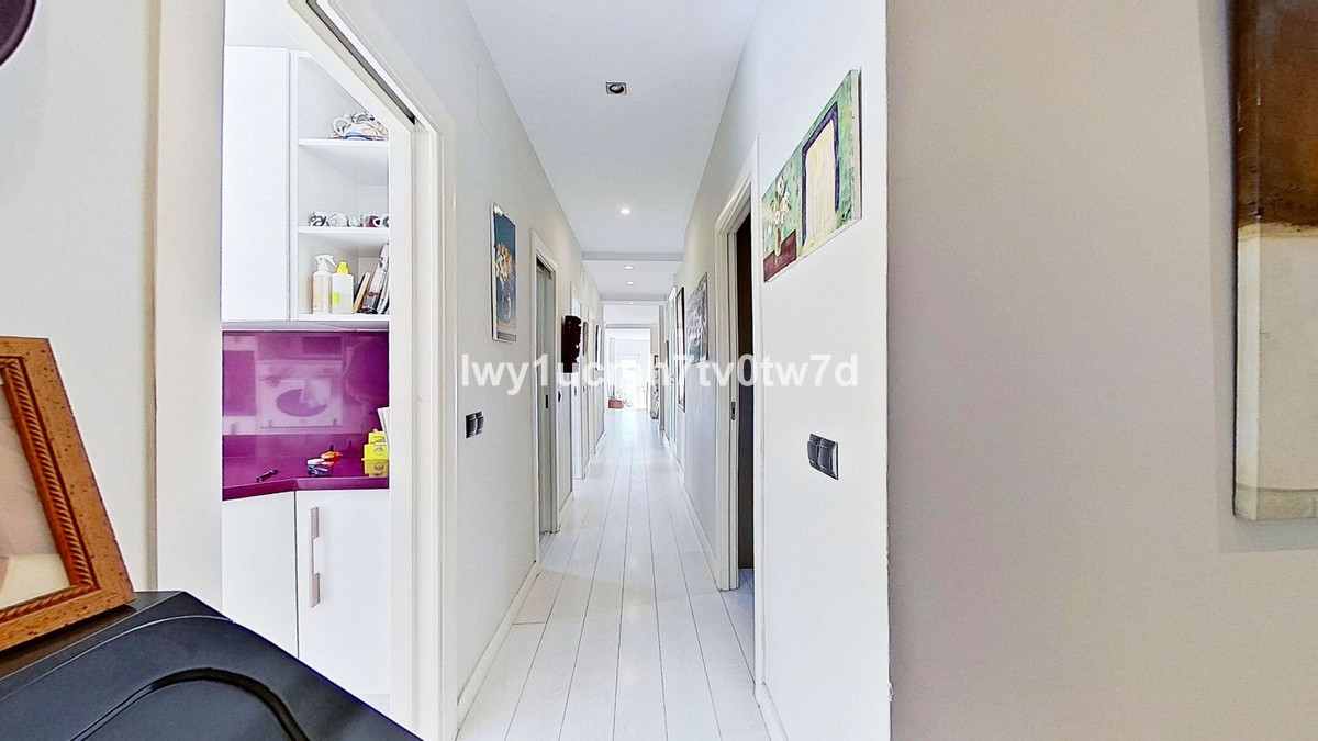 ec180a70f28b83e4192bb05e6574a6d9 - 18