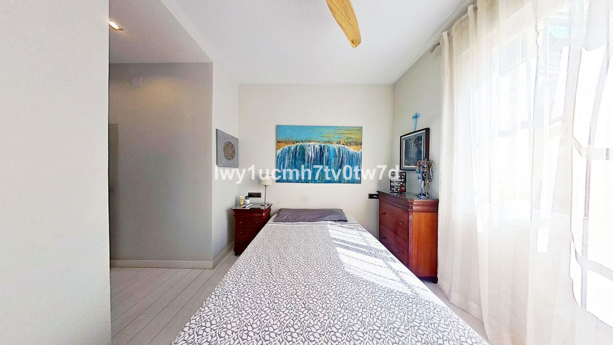 ec180a70f28b83e4192bb05e6574a6d9 - 24