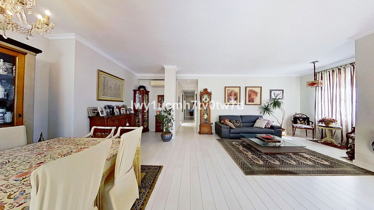 ec180a70f28b83e4192bb05e6574a6d9 - 3