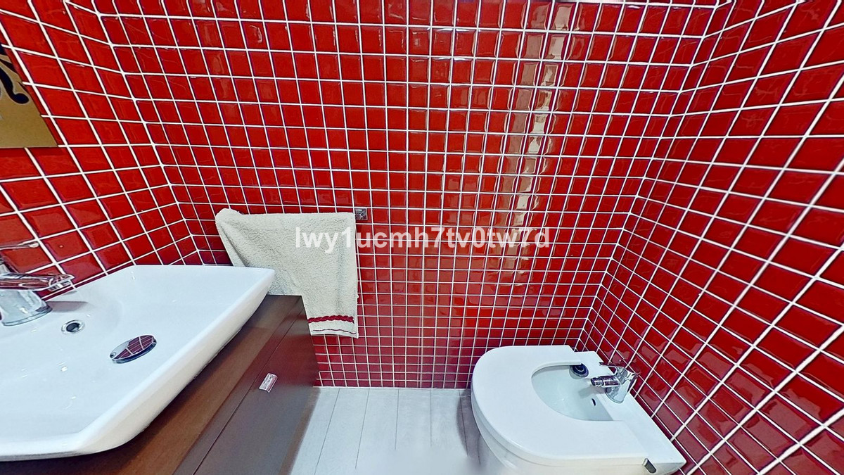 ec180a70f28b83e4192bb05e6574a6d9 - 32