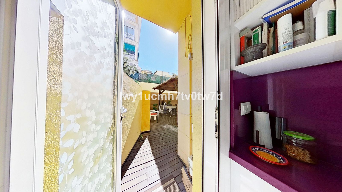 ec180a70f28b83e4192bb05e6574a6d9 - 33