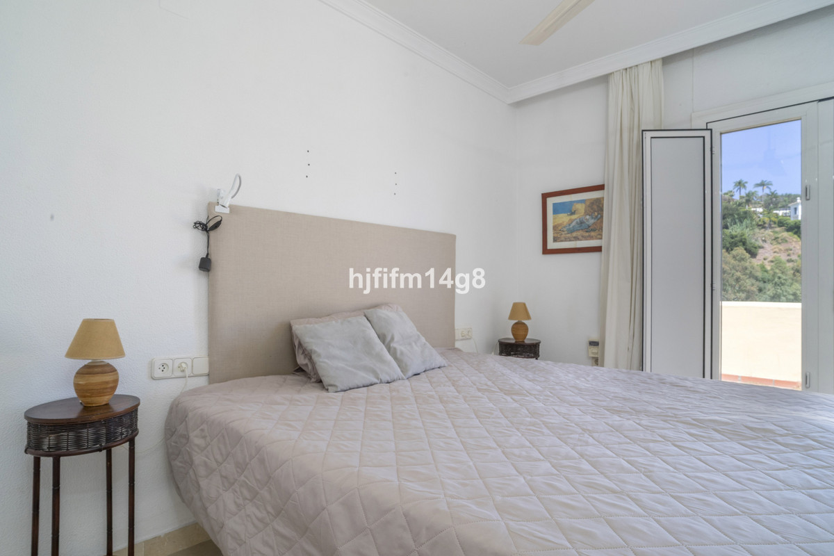 ed3f1373247d151727bece41143657c3 - 10