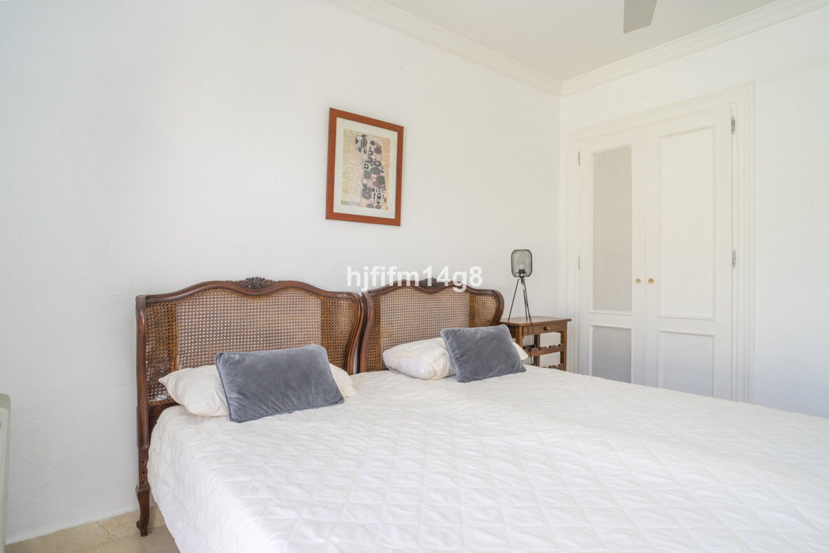 ed3f1373247d151727bece41143657c3 - 15