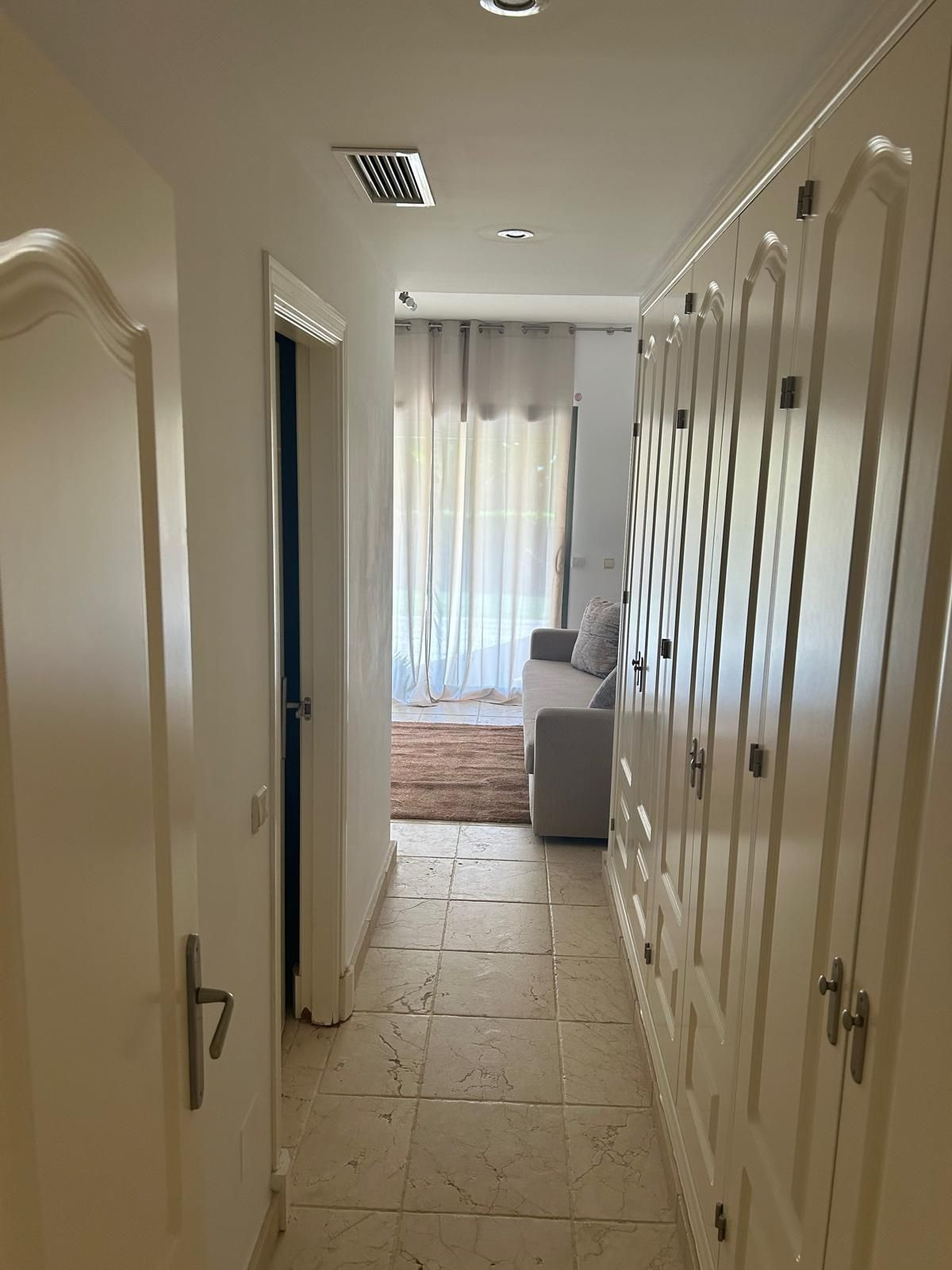 ed995080f67d043a227bd38664786cd1 - 12