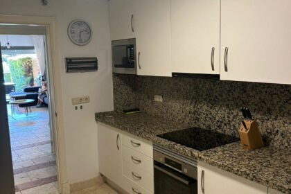 ed995080f67d043a227bd38664786cd1 - 8