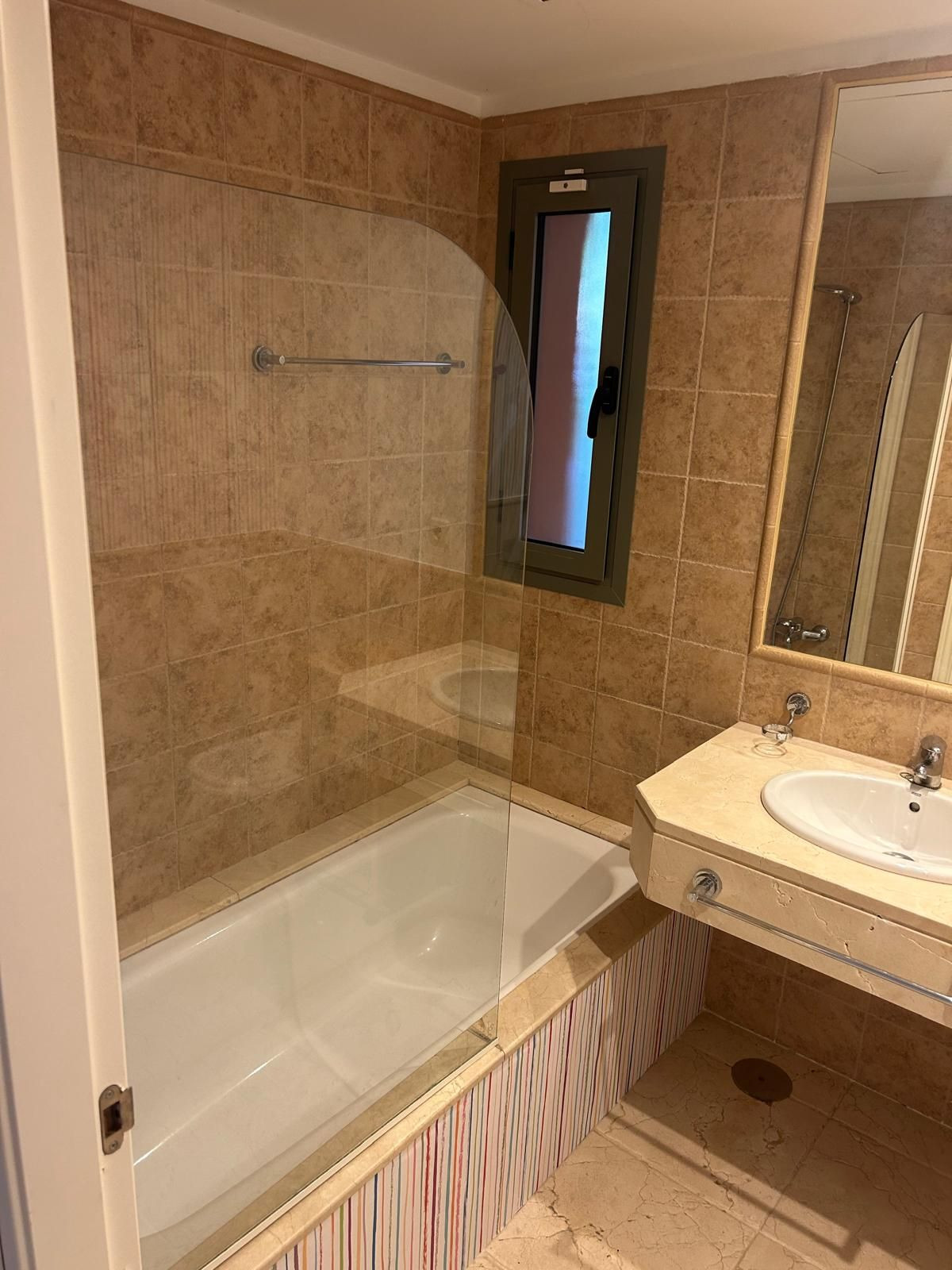 ed995080f67d043a227bd38664786cd1 - 9