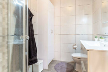 edaa00e149d7541a683d6a1d0a7c2f88 - 14