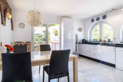 edaa00e149d7541a683d6a1d0a7c2f88 - 4