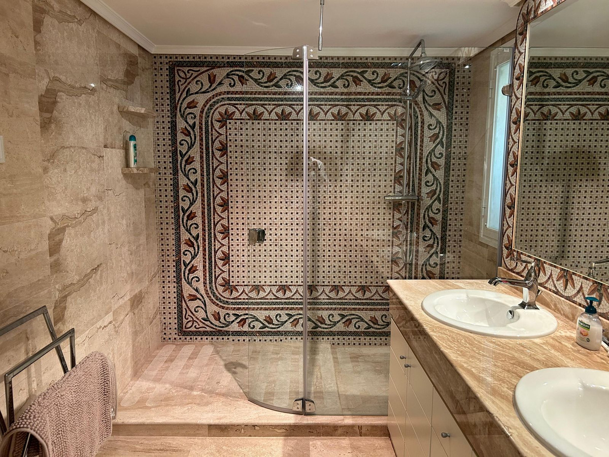 ede1a7873817b3f638230ab213ecb95a - 16