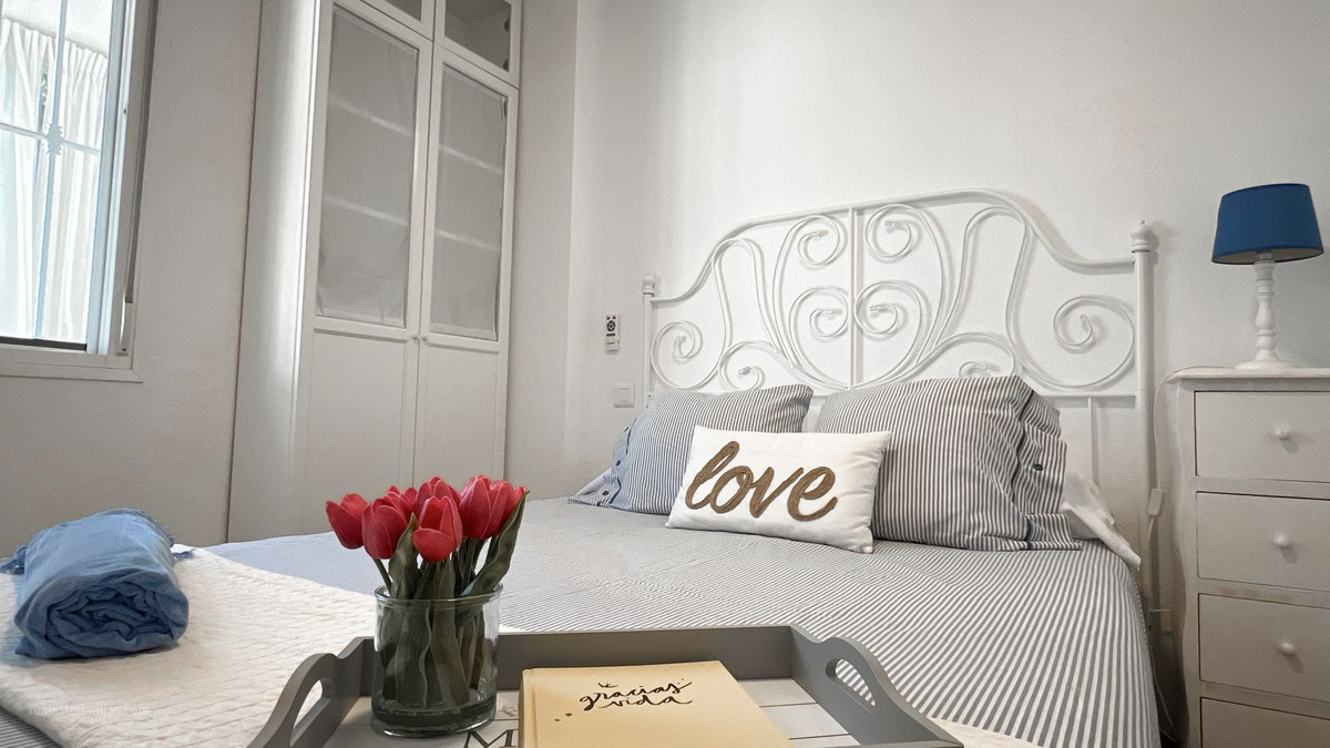 ee3508b558f5e6b7ac741fae07086a7d - 15