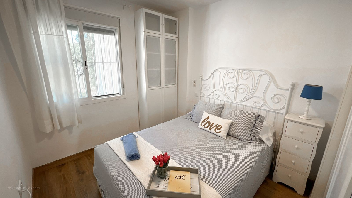 ee3508b558f5e6b7ac741fae07086a7d - 20