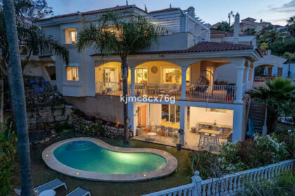 eef6f26dcf8e0dea5b8e7992919a75c1 - 1