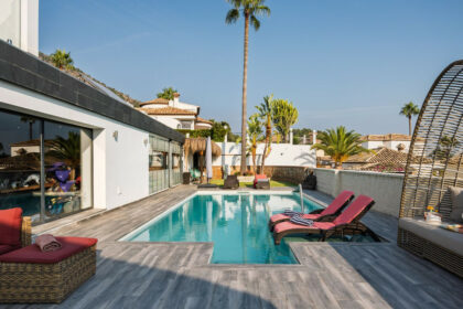 ef163391a8fefef97aa6e2acb9cadc66 - 12