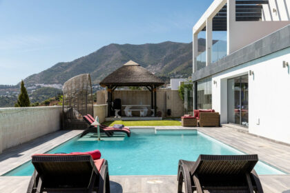 ef163391a8fefef97aa6e2acb9cadc66 - 9