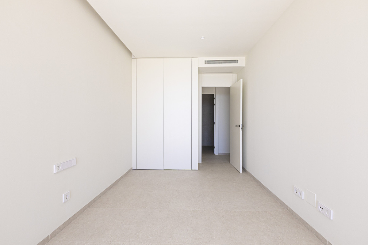 ef4e8d3292d5e150da45b20803f5f4a8 - 24