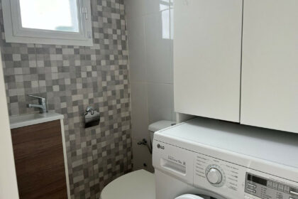 ef77e6bfb2b8923c82f2deca7f4f3da3 - 12