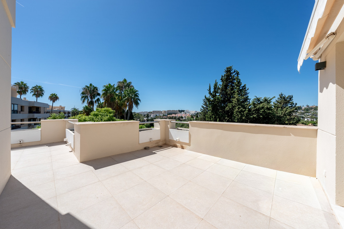 efb4dfe82185c13bb76bec1d556ac8cb - 16